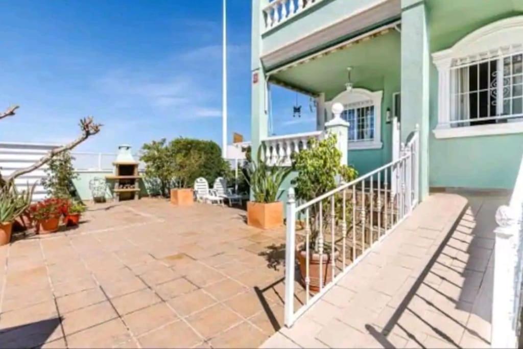 Bungalow Adaptado, Terraza Muy Grande Y Soleada. Гран Алакант Екстериор снимка